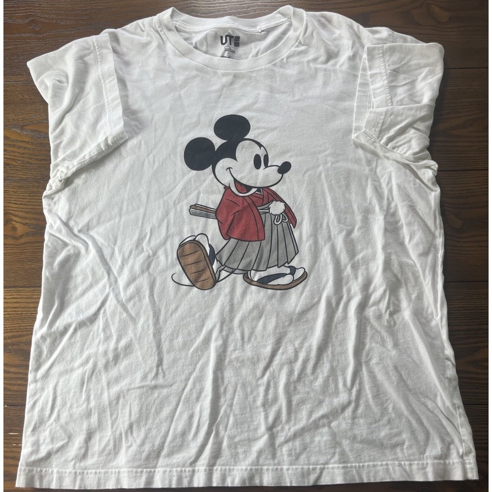 Uniqlo UT Disney Mickey Mouse White Casual Cotton Crew Graphic TShirt Mens Large